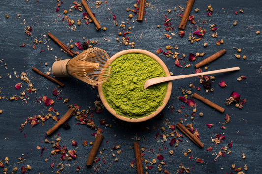 How Organic Moringa Leaf Powder Can Help Naturally with PCOS?